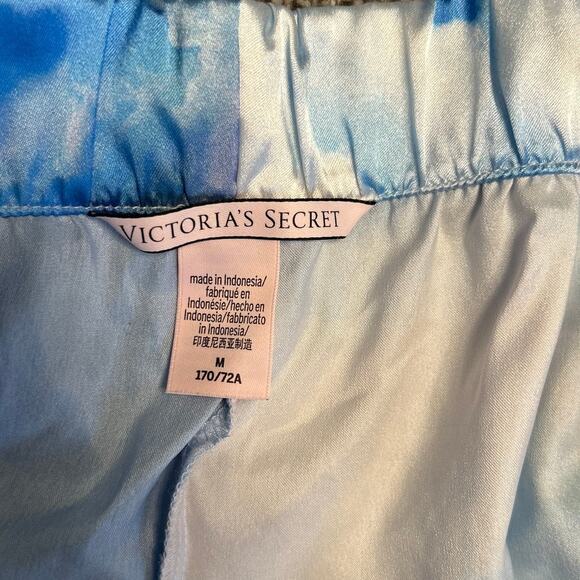 NWOT Blue Cloud print Victoria’s Secret Satin Boxer Sleep shorts Medium - Picture 4 of 4